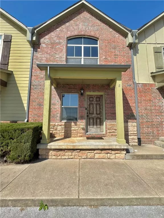 Springdale, AR 72762,2212 Ellington Dr #E