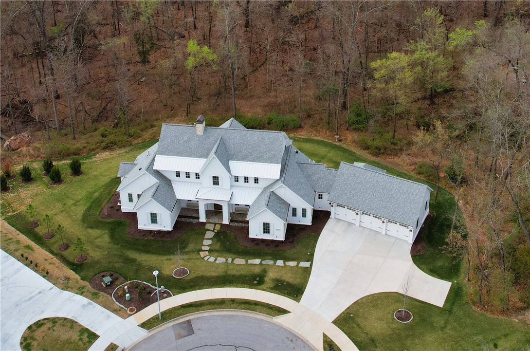 Bentonville, AR 72713,8401 W Kingbird Ct