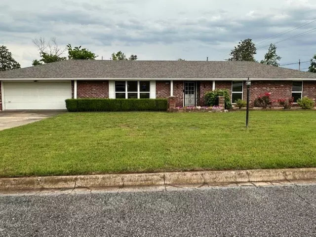 Rogers, AR 72756,706 W Will Rogers Dr
