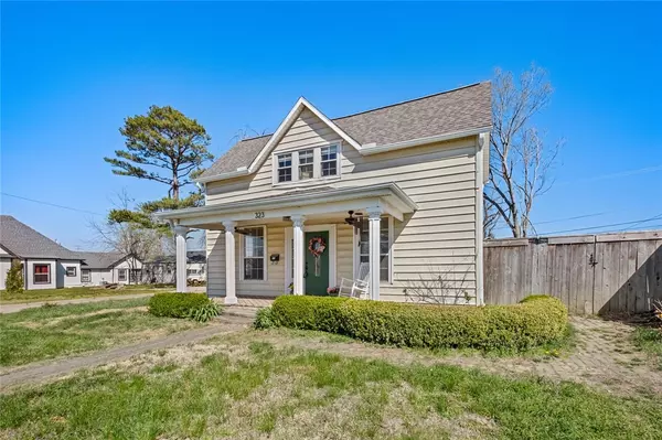 Rogers, AR 72756,323 N 3rd St