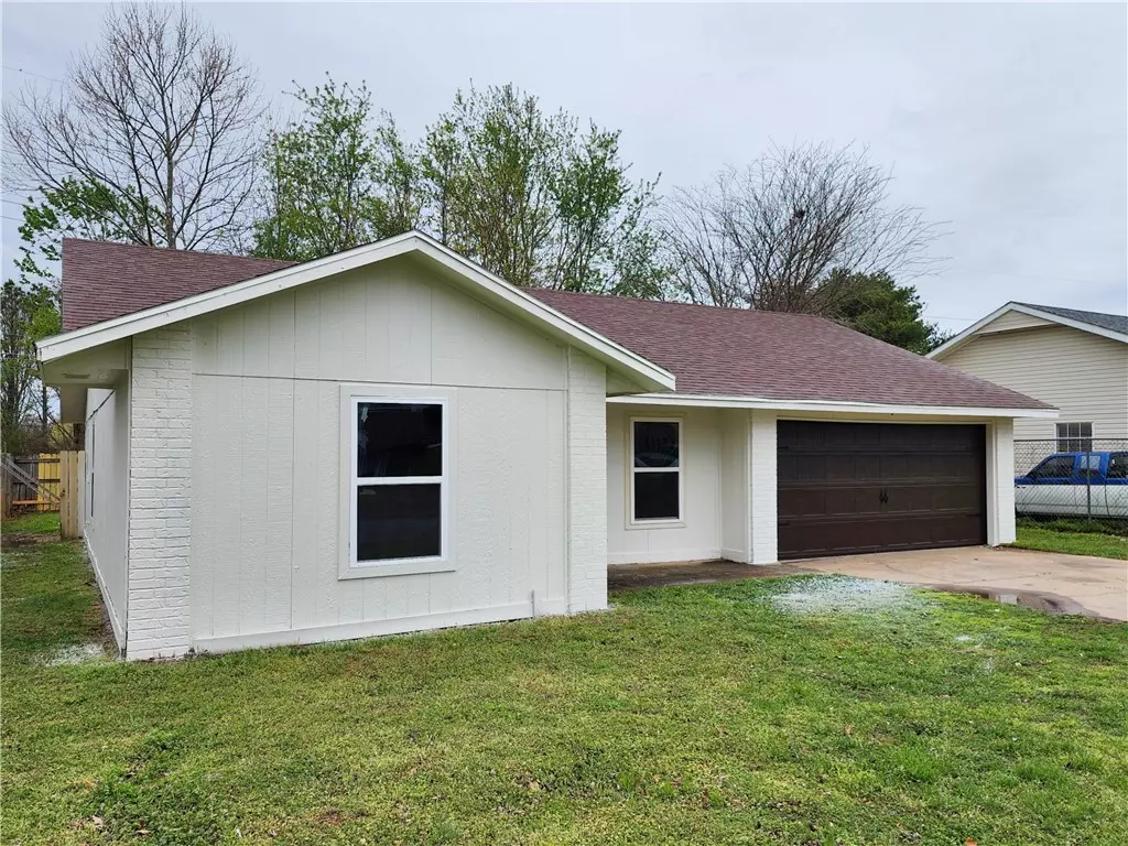 Rogers, AR 72756,411 E Mimosa Pl