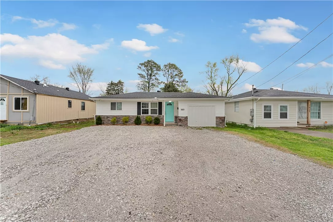 Rogers, AR 72756,1023 S B St
