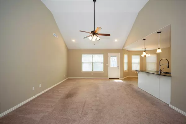 Fayetteville, AR 72703,189 E Madrid St