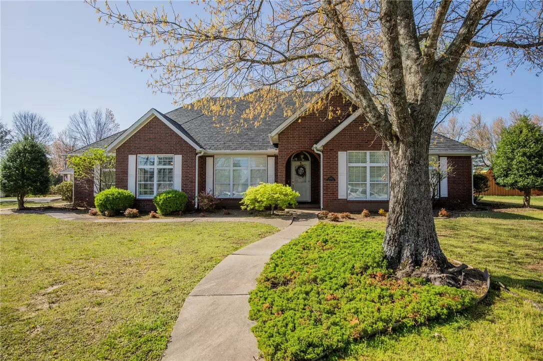 Bentonville, AR 72712,207 Regency Ct