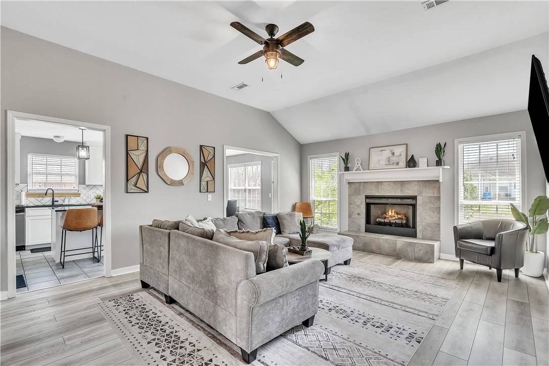 Bentonville, AR 72712,814 Ouachita Dr