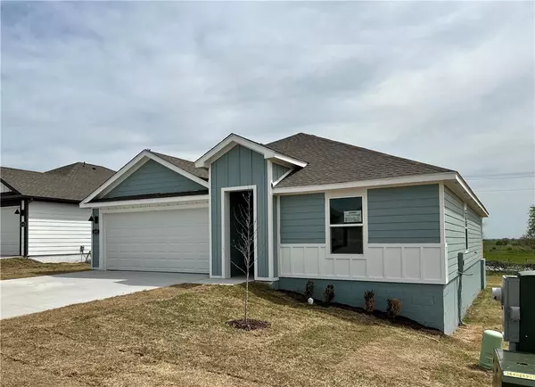 302 NW Granny Smith St, Highfill, AR 72734