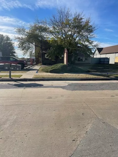 Broken Arrow, OK 74012,601 W Oakland Pl