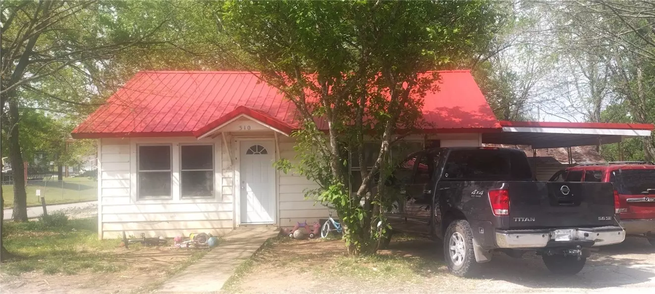 310 Drake Ave, Huntsville, AR 72740