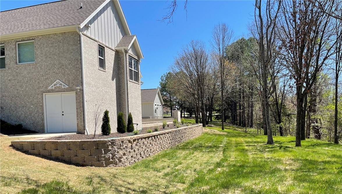 Bentonville, AR 72712,14302 Rolling Hills Dr