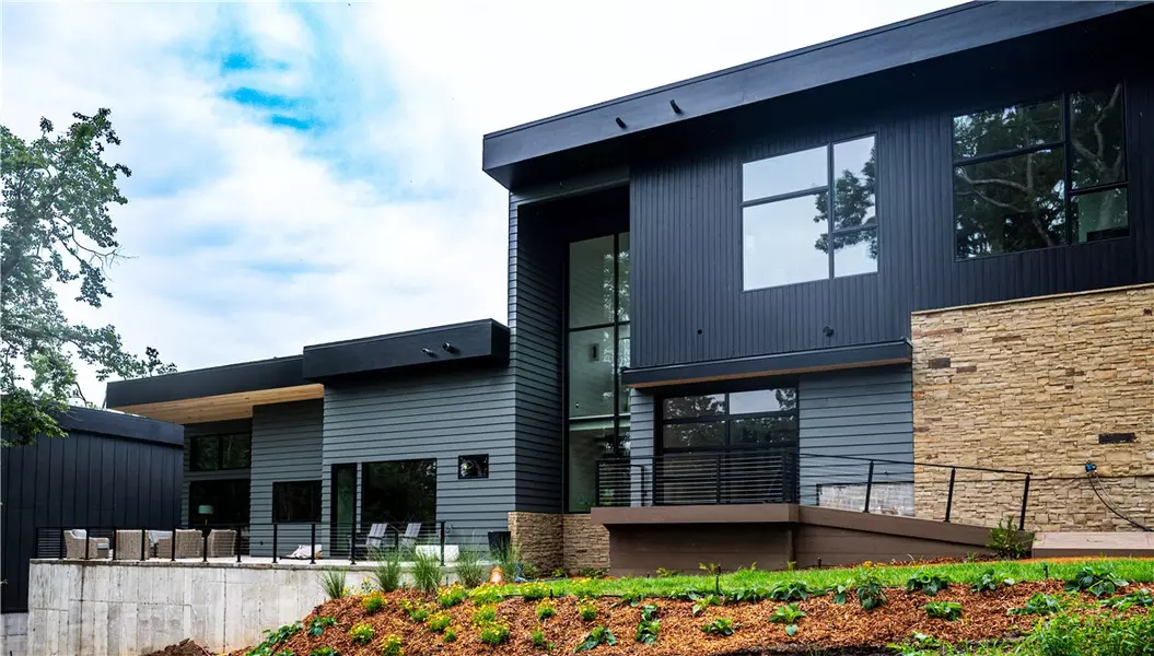 1104 N Fillmore St, Bentonville, AR 72712