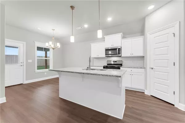 Huntsville, AR 72740,286 Tonya Loop