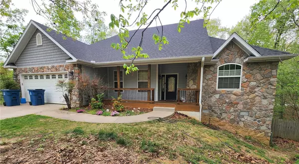 1 Binham Ln, Bella Vista, AR 72715