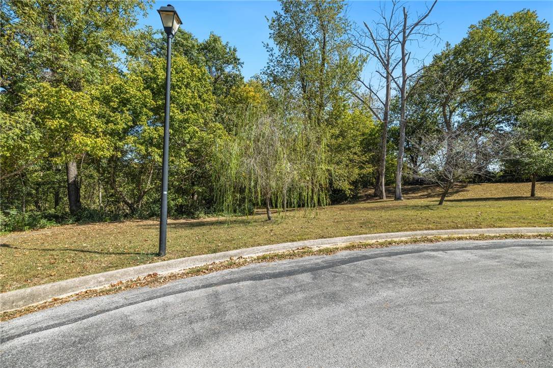 Fayetteville, AR 72701,814 Hoddle Pl