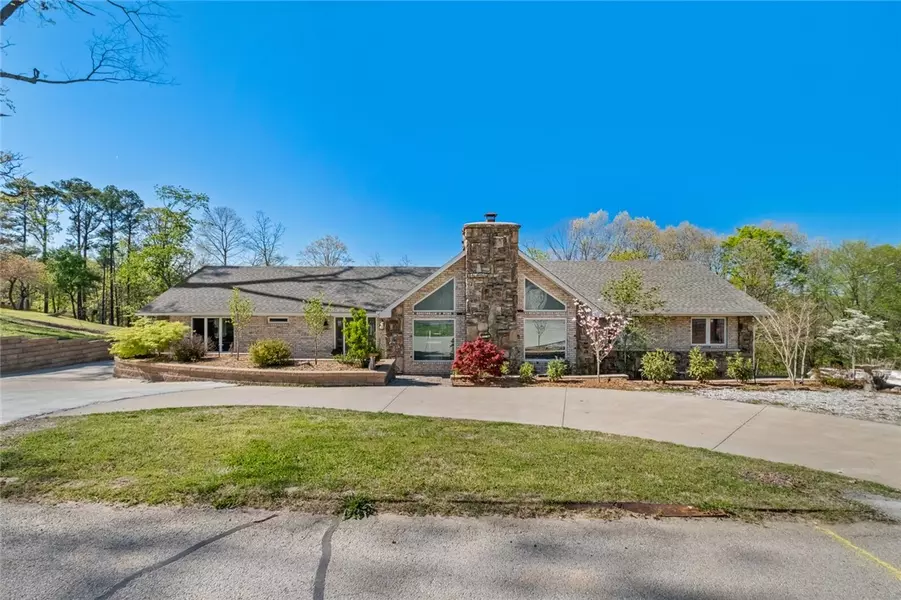 15010 Dutchmans Dr, Rogers, AR 72756