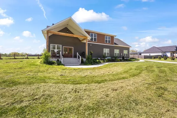 Gravette, AR 72736,13715 Noah Rd