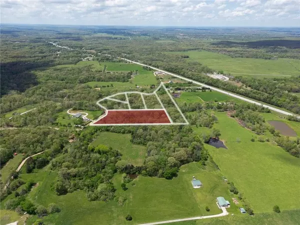 Garfield, AR 72732,5 acres of 16106 Boundary Line Rd