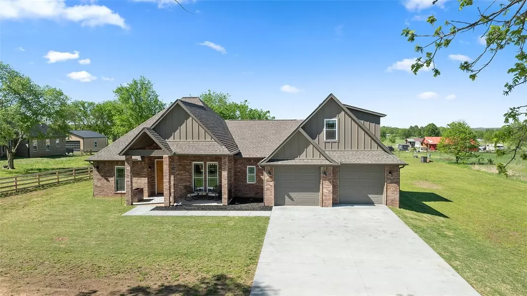 16946 Ditmars Rd, Prairie Grove, AR 72753