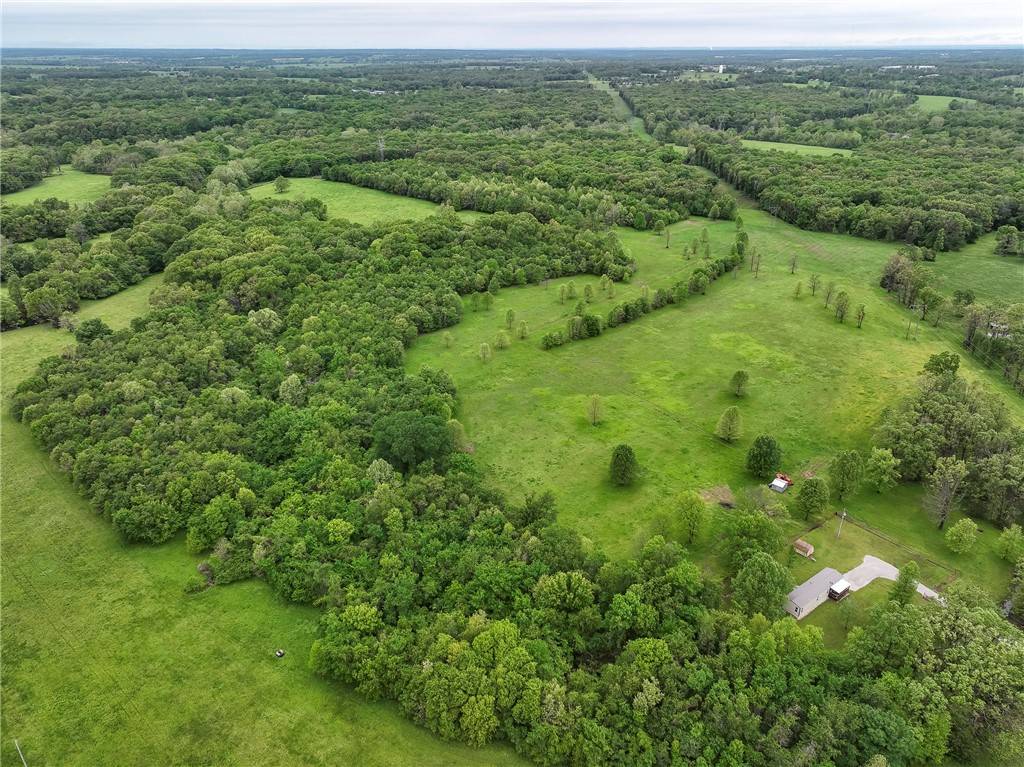 12087 Georgia Flat Rd, Gravette, AR 72736