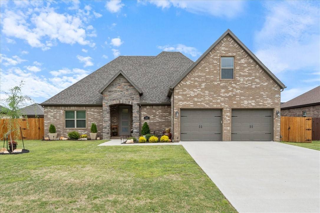 805 Lawlis Rd, Siloam Springs, AR 72761