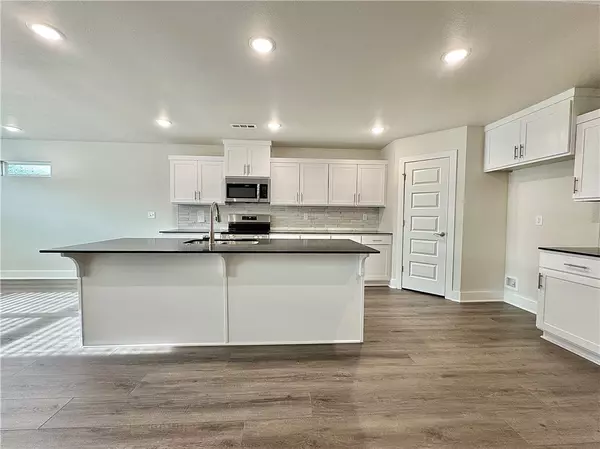 Fayetteville, AR 72704,516 S Benchmark Ln