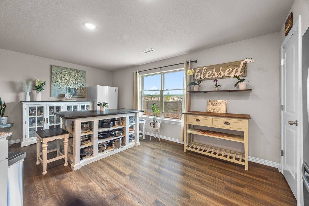 Bentonville, AR 72713,401 Grove Ln