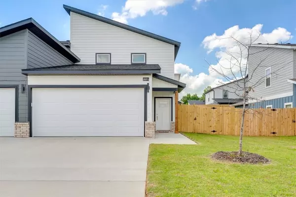 Bentonville, AR 72713,1607 SW Casuarina Dr