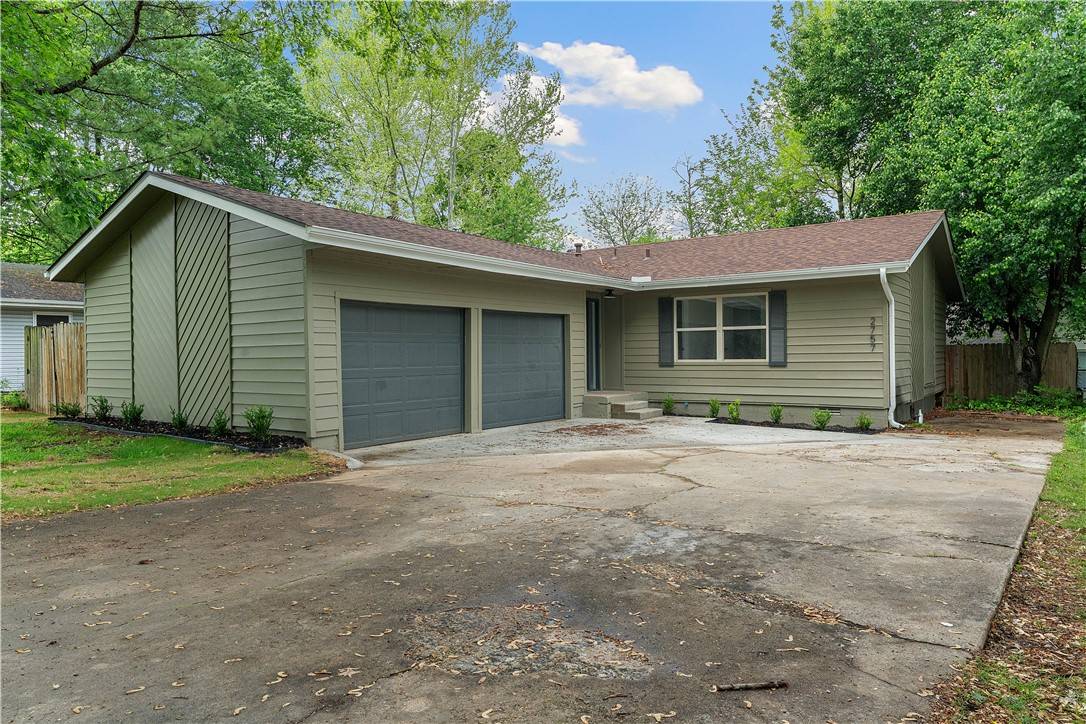 2757 N Villa Blvd, Fayetteville, AR 72703
