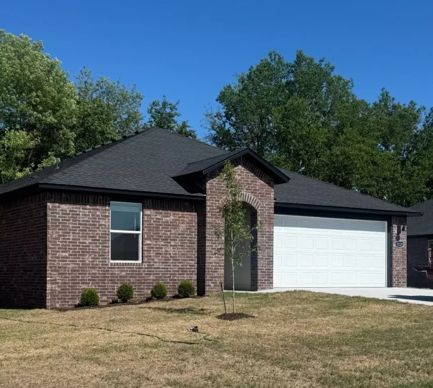 Siloam Springs, AR 72761,3125 N Bella St