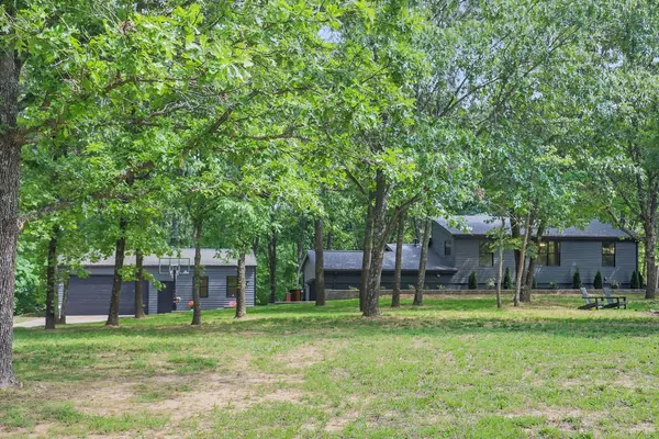 8645 Manor Dr, Bentonville, AR 72712