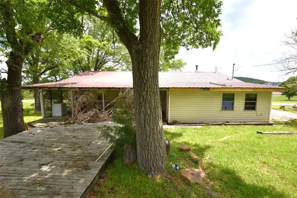 Stilwell, OK 74960,1126 2nd St