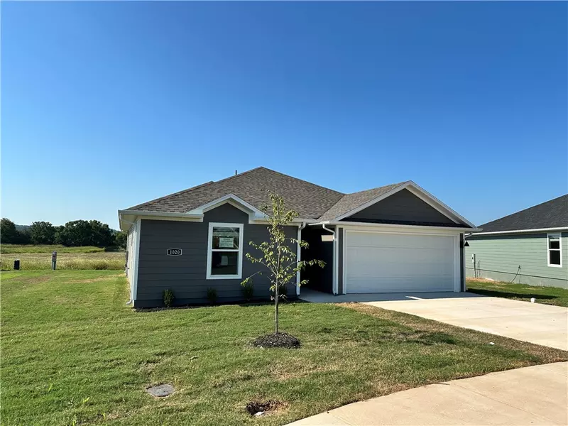 1020 Rently St, Prairie Grove, AR 72753