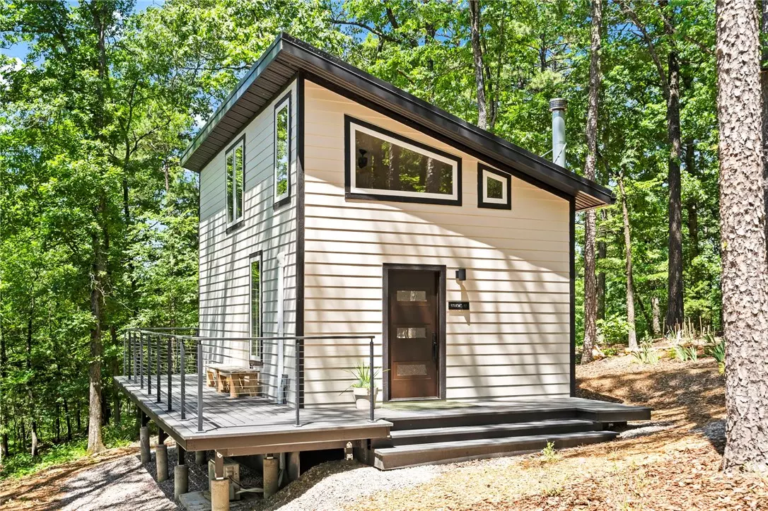 Eureka Springs, AR 72632,55 County Road 1081