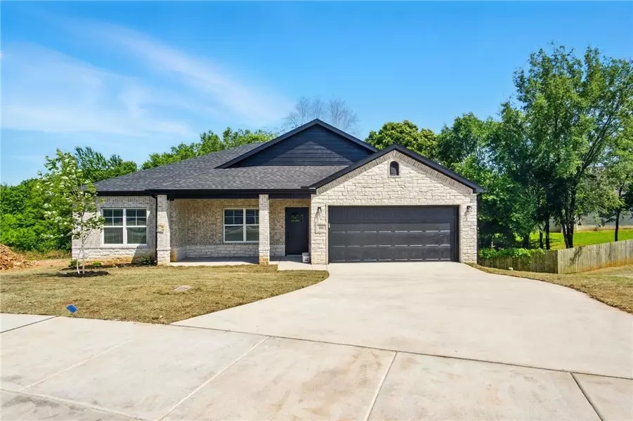 4551 Gibson St, Springdale, AR 72762