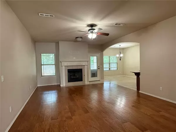 Fayetteville, AR 72701,1353 S Blue Willow Ave