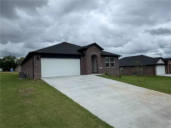 Siloam Springs, AR 72761,3117 N Rooster St