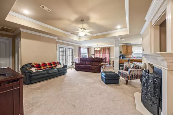 Lowell, AR 72745,809 Irelan St