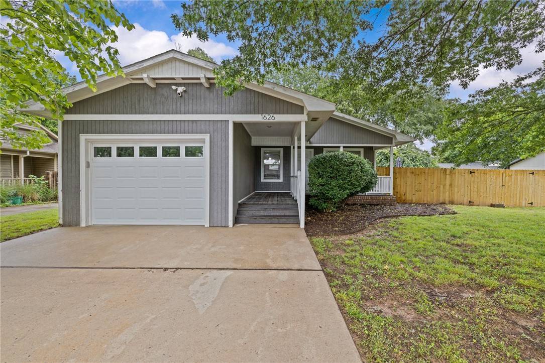 1626 N Salem Rd, Fayetteville, AR 72704