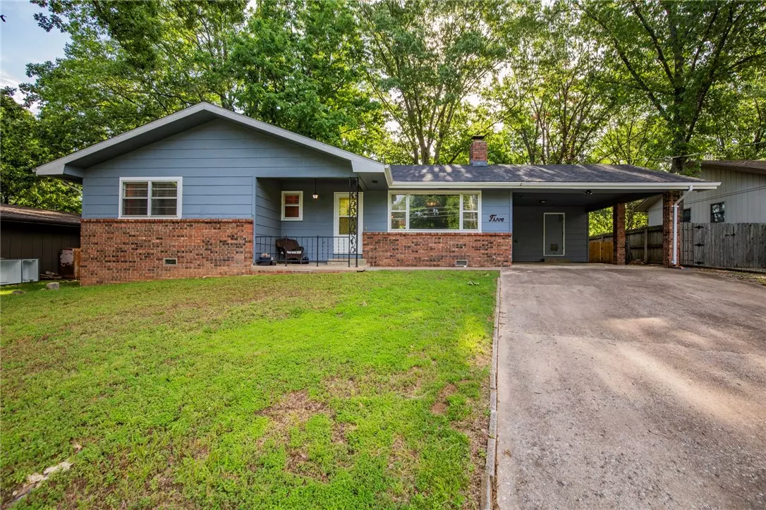 Bella Vista, AR 72715,5 Chapel Ln