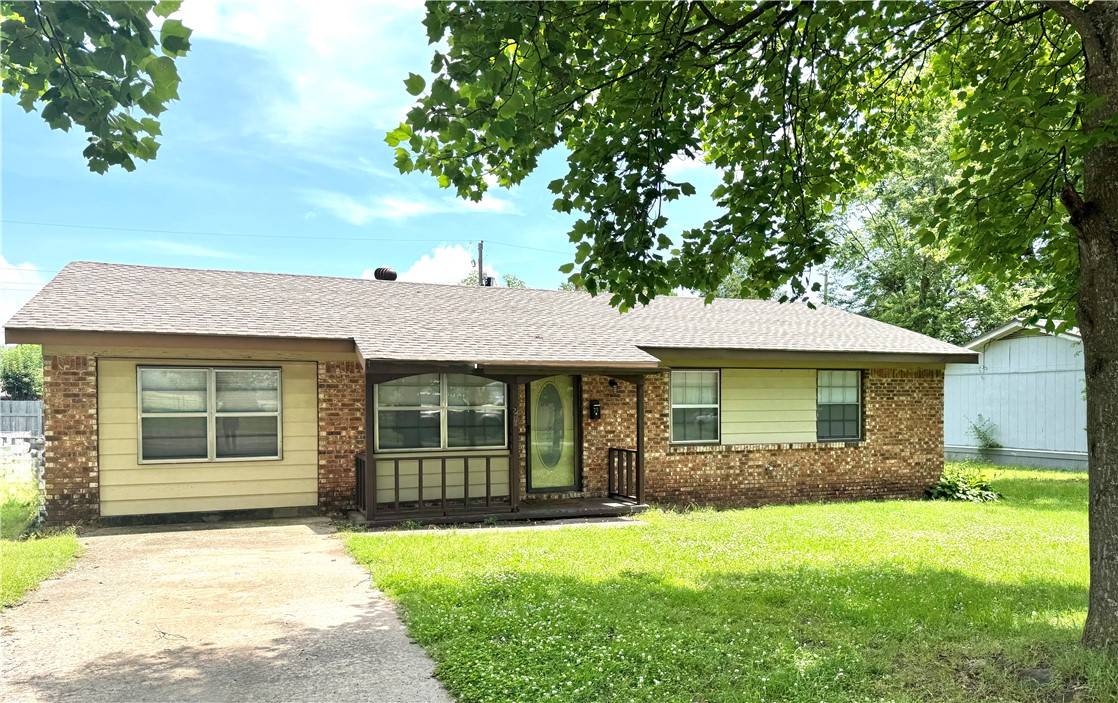 29 5th Ave, Dardanelle, AR 72834