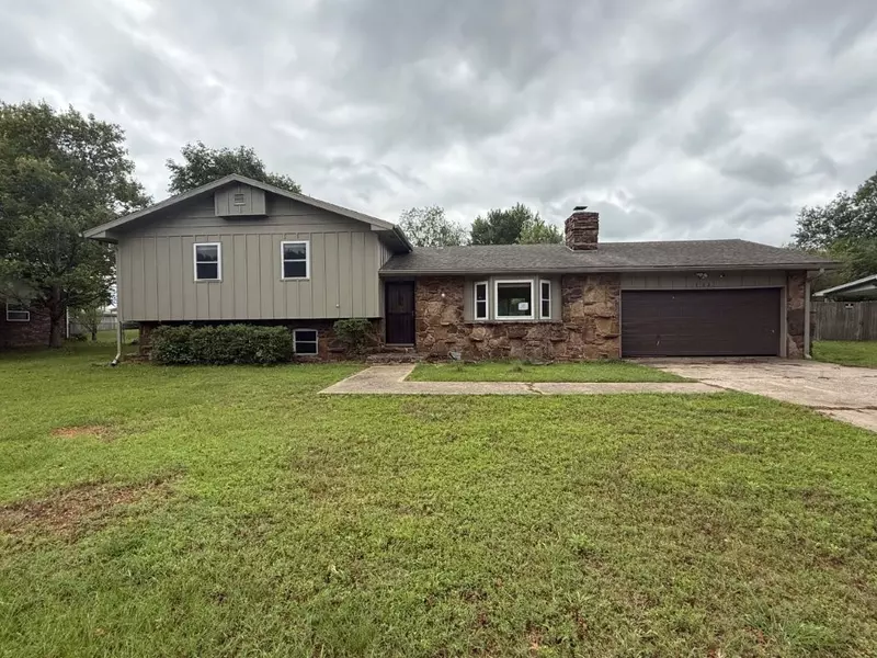 1902 W Granite St, Siloam Springs, AR 72761