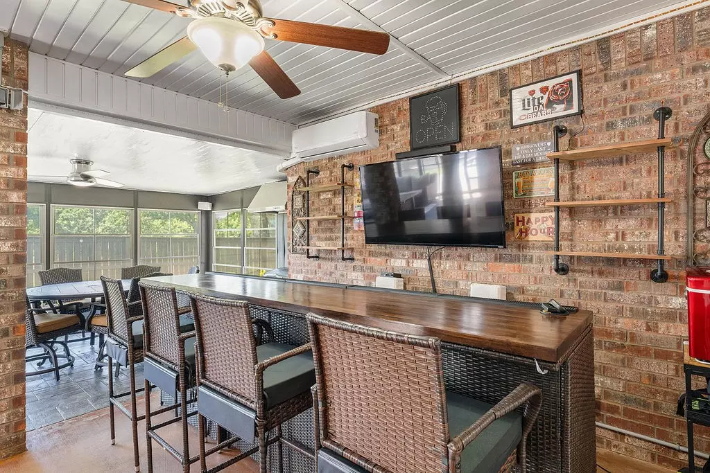 Bentonville, AR 72712,4206 NE Kenton Ave