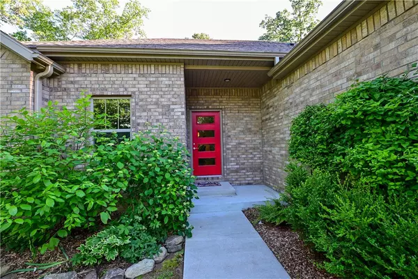 29 Bassingham Dr, Bella Vista, AR 72715