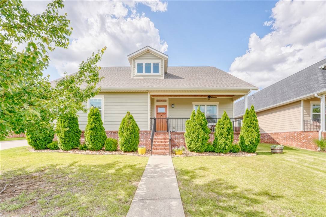 5909 Redbud St, Rogers, AR 72758