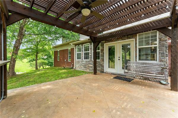 704 Weston Cir, Cave Springs, AR 72718