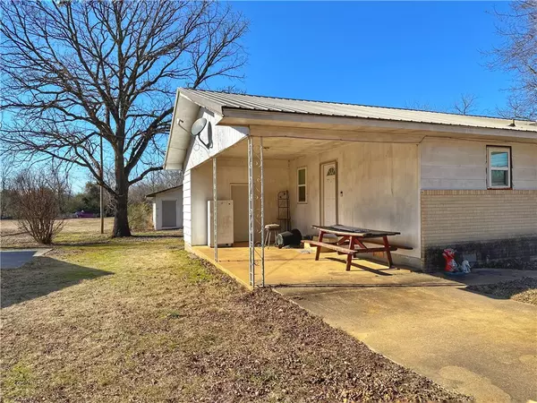 Marshall, AR 72650,100 Pecan St