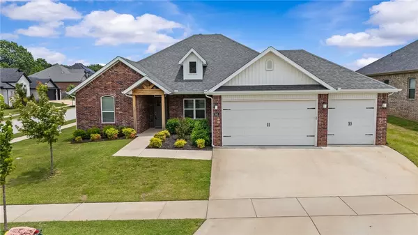Fayetteville, AR 72704,640 N Sabine Pass Rd