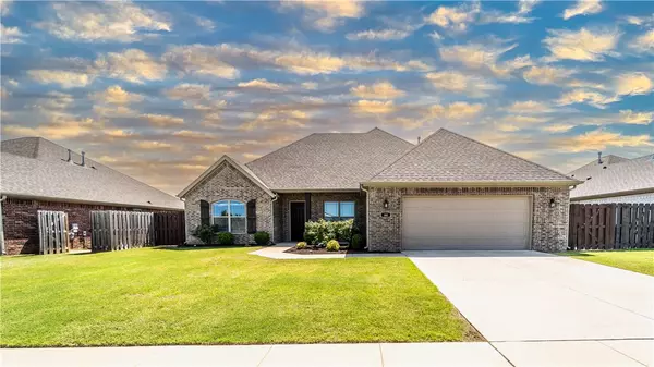 44 Benchmark Ln, Fayetteville, AR 72704