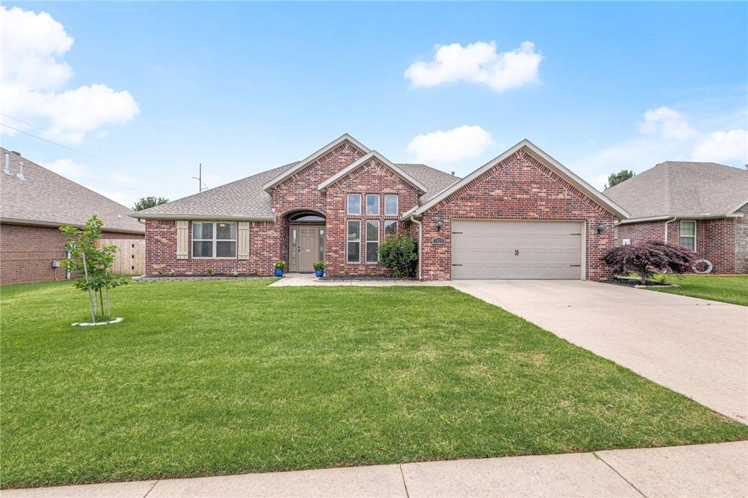 1021 Harvest St, Centerton, AR 72719