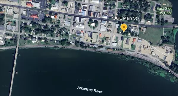 Ozark, AR 72949,106 E Main St