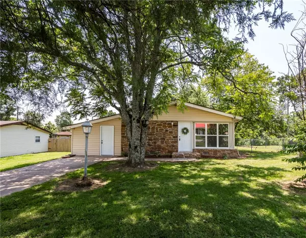 308 Kane St, Siloam Springs, AR 72761